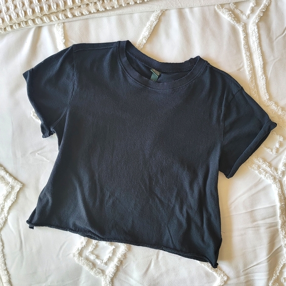 Wild Fable Cropped Black Tee - Picture 1 of 3